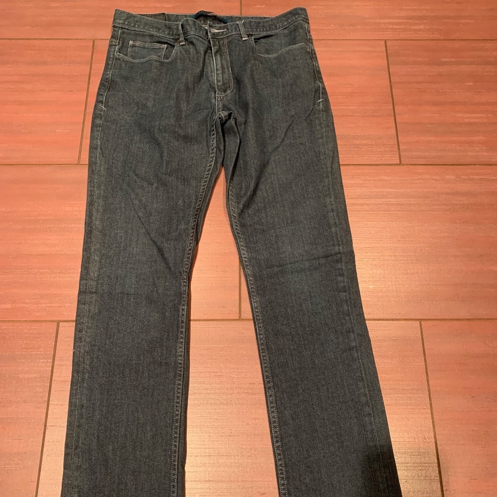 Perry Ellis straight leg jeans